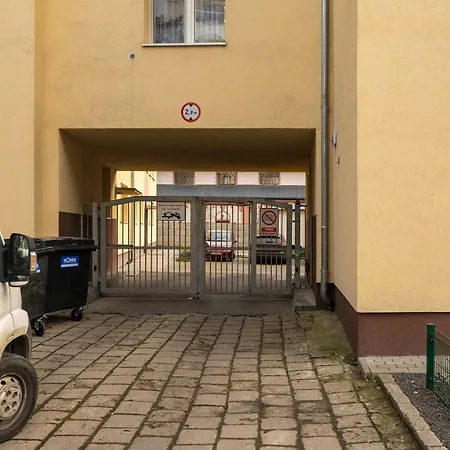 Wyjatkowy Z Parkingiem By Renters Апартаменти Познань