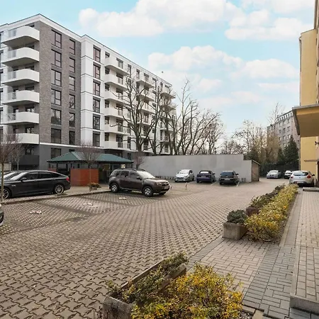 Wyjatkowy Z Parkingiem By Renters Апартаменти Познань